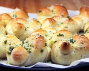 What Are Garlic Knots & How Healthy Is This Tasty Favorite?